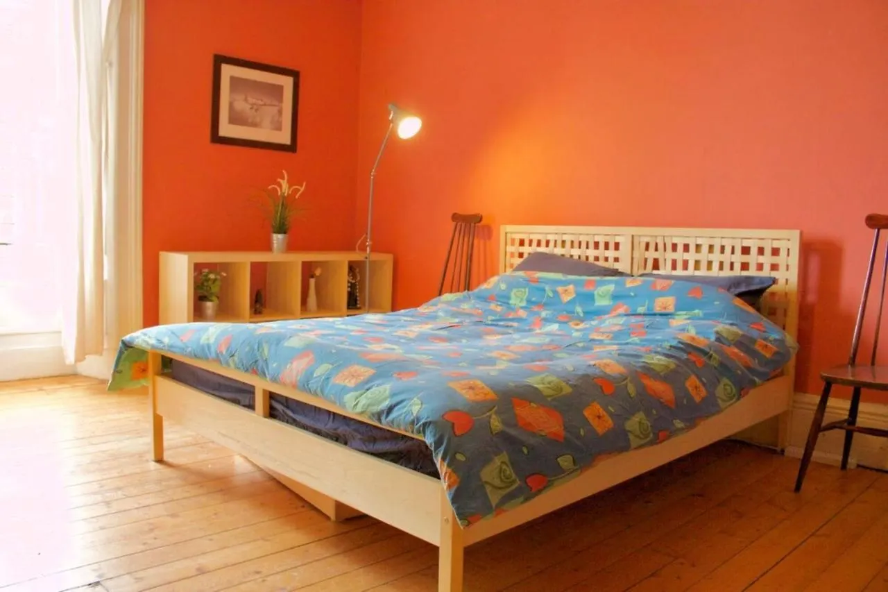 Classic Edinburgh Flat In The Heart Of Morningside 0*,